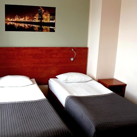 Hotel Gorski プルシュチ・グダンスキ エクステリア 写真