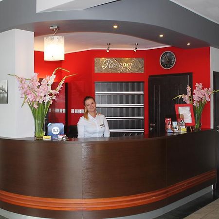 Hotel Gorski プルシュチ・グダンスキ エクステリア 写真